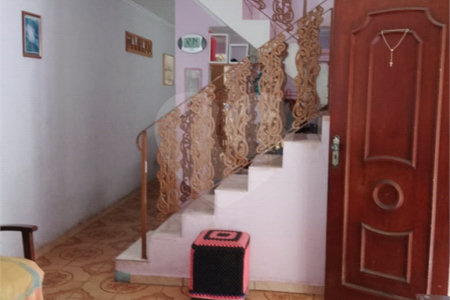 Sobrado à venda com 4 quartos, sendo 1 suíte, em Jardim Marisa, São Paulo, SP
