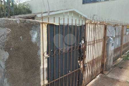 Casa à venda com 3 quartos em Jardim Santa Lúcia, Araraquara, SP