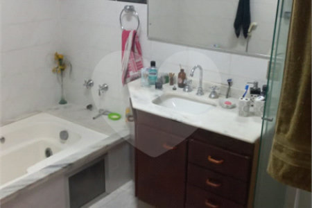 Casa à venda ou para alugar com 5 quartos, sendo 1 suíte,  em Vila Oliveira, Mogi das Cruzes, SP