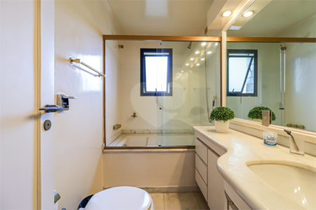 Apartamento à venda ou para alugar com 4 suítes em Jardim Vitória Régia, São Paulo, SP