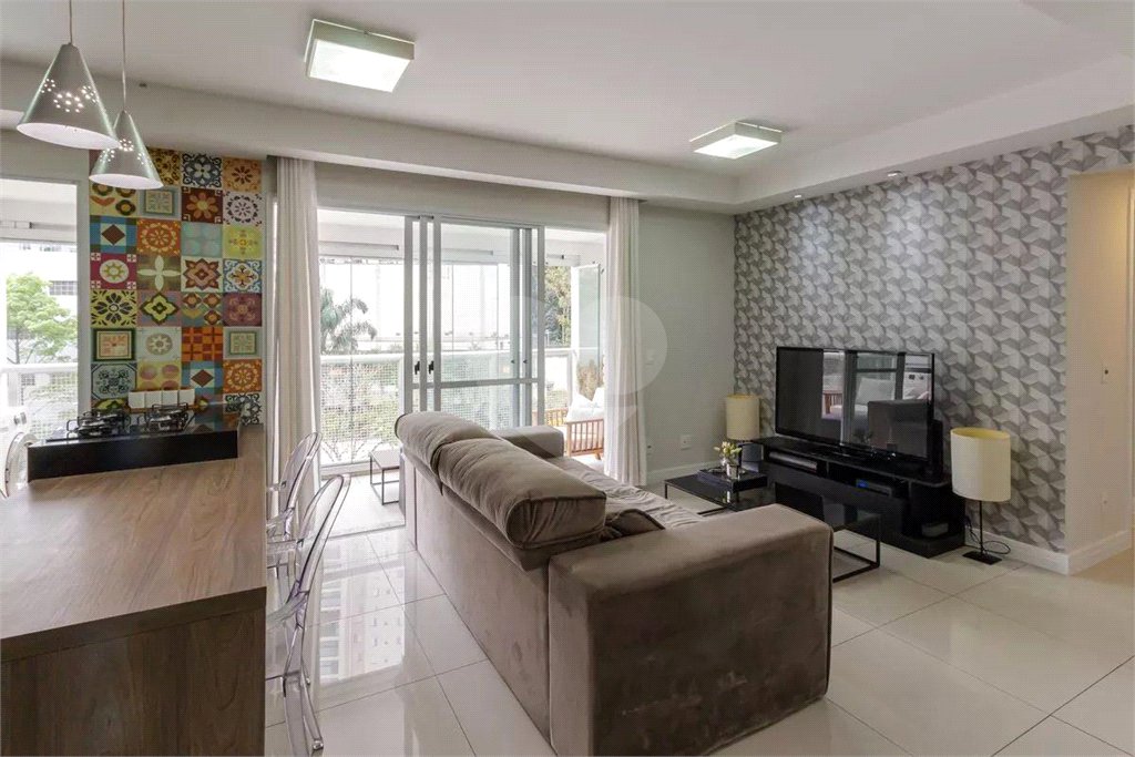 Apartamento à venda com 2 quartos, sendo 1 suíte,  em Vila Andrade, São Paulo, SP