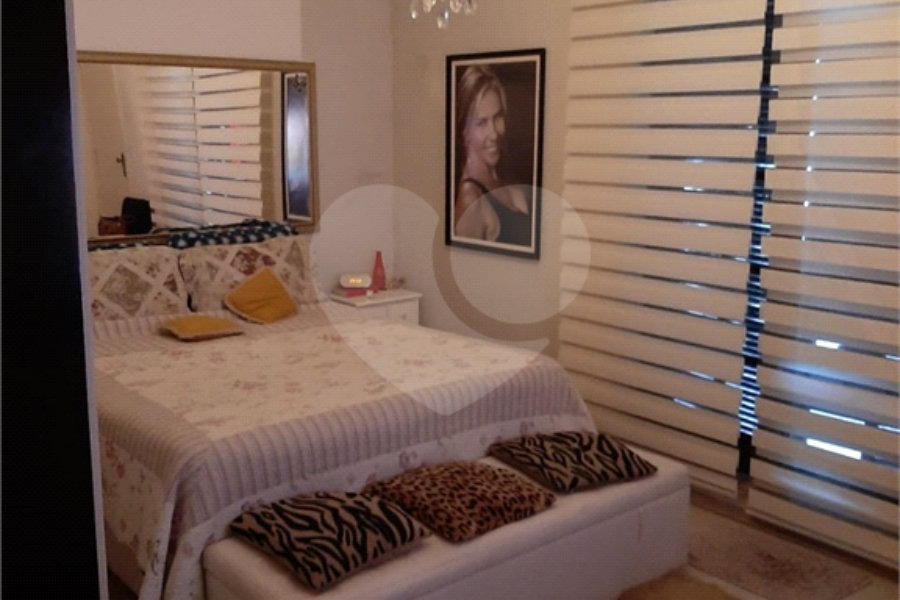 Sobrado à venda com 3 quartos, sendo 2 suítes,  em Vila Gustavo, São Paulo, SP