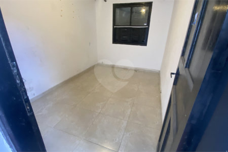 Sobrado à venda ou para alugar com 4 quartos, sendo 1 suíte,  em Parque Colonial, São Paulo, SP