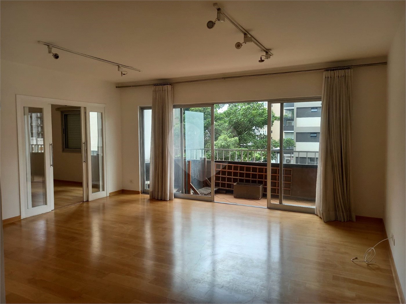 Apartamento à venda com 3 quartos, sendo 1 suíte, em Pinheiros, São Paulo, SP