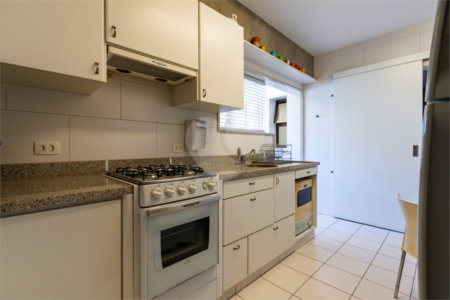 Apartamento à venda com 3 quartos, sendo 1 suíte, em Moema, São Paulo, SP