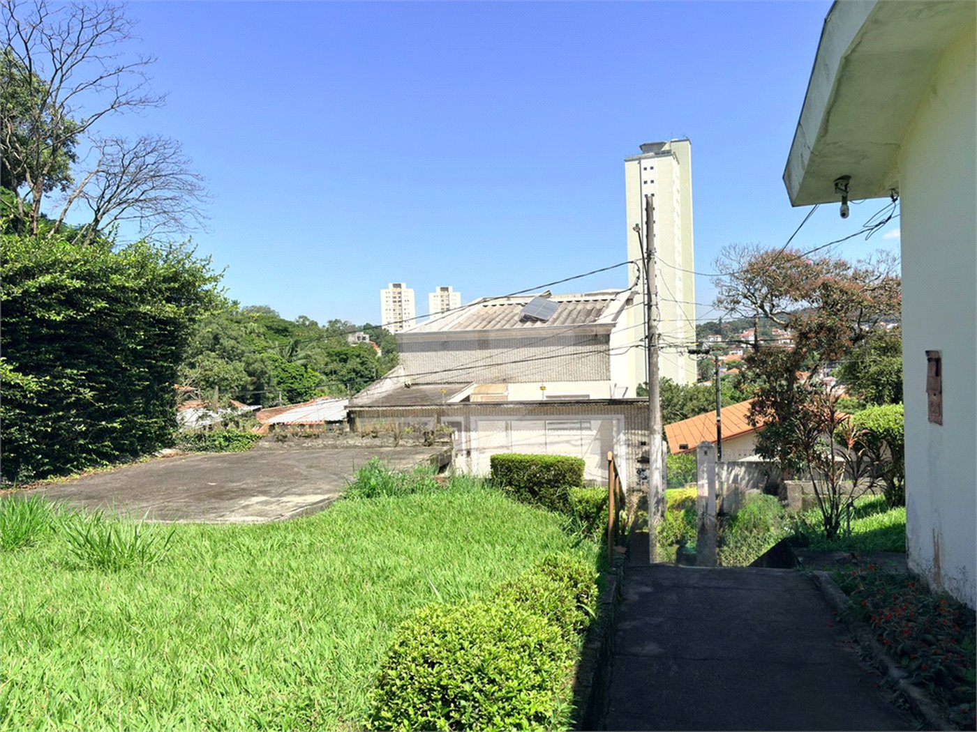 Casa Térrea à venda com 3 quartos, sendo 1 suíte, em Jardim Floresta, São Paulo, SP