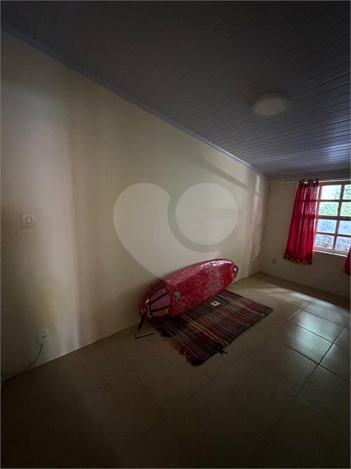 Casa em condomínio à venda com 3 quartos, sendo 2 suítes,  em Peró, Cabo Frio, RJ