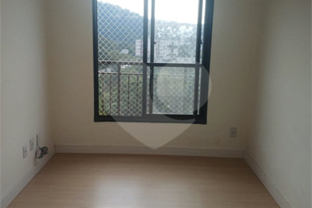 Apartamento à venda com 2 quartos em Lageado, Cotia, SP