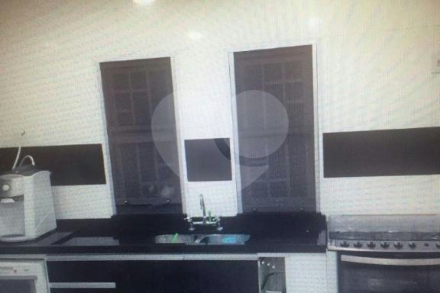 Sobrado à venda com 4 quartos, sendo 2 suítes, em Jaraguá, São Paulo, SP