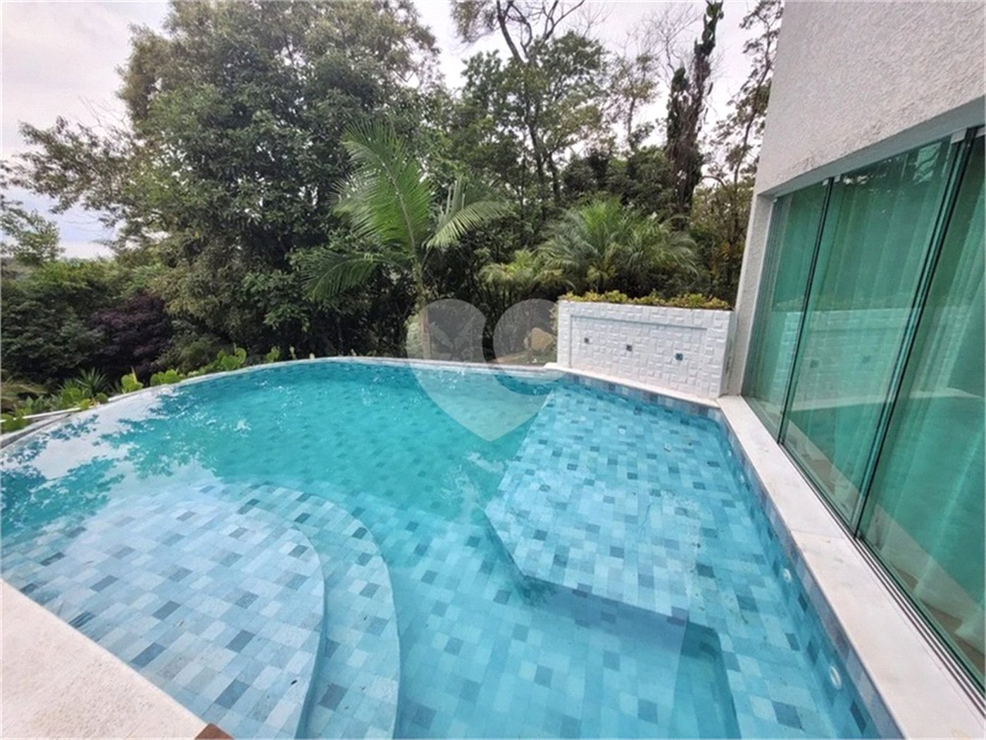 Casa à venda com 3 suítes no condomínio Parque Petrópolis 4 Secção, Mairiporã - SP