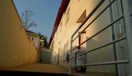 Casa à venda com 3 quartos, sendo 1 suíte,  no condomínio Fernandes, São Paulo - SP
