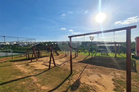 Casa à venda com 3 quartos, sendo 1 suíte, no condomínio Horto Florestal Villagio, Sorocaba - SP