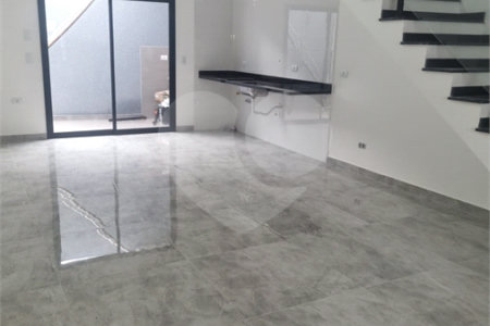 Sobrado à venda com 3 quartos, sendo 1 suíte, em Vila São Paulo, São Paulo, SP