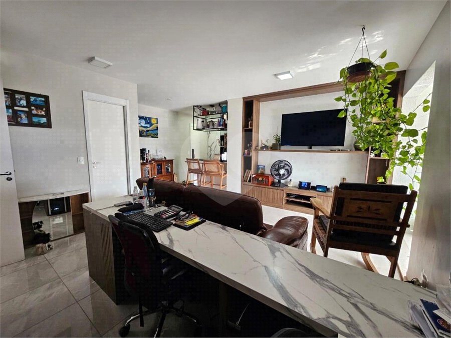 Apartamento à venda com 2 suítes em Vila Anastácio, São Paulo, SP