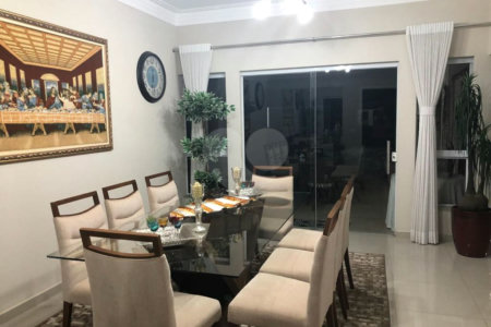Casa à venda com 5 suítes no condomínio Terras de Mont Serrat, Salto - SP