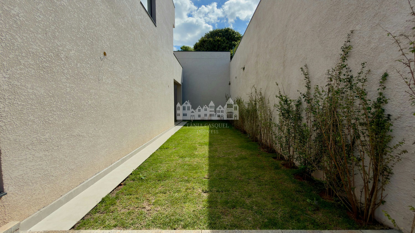 Casa à venda com 3 suítes no condomínio Celina Residencial, Atibaia - SP