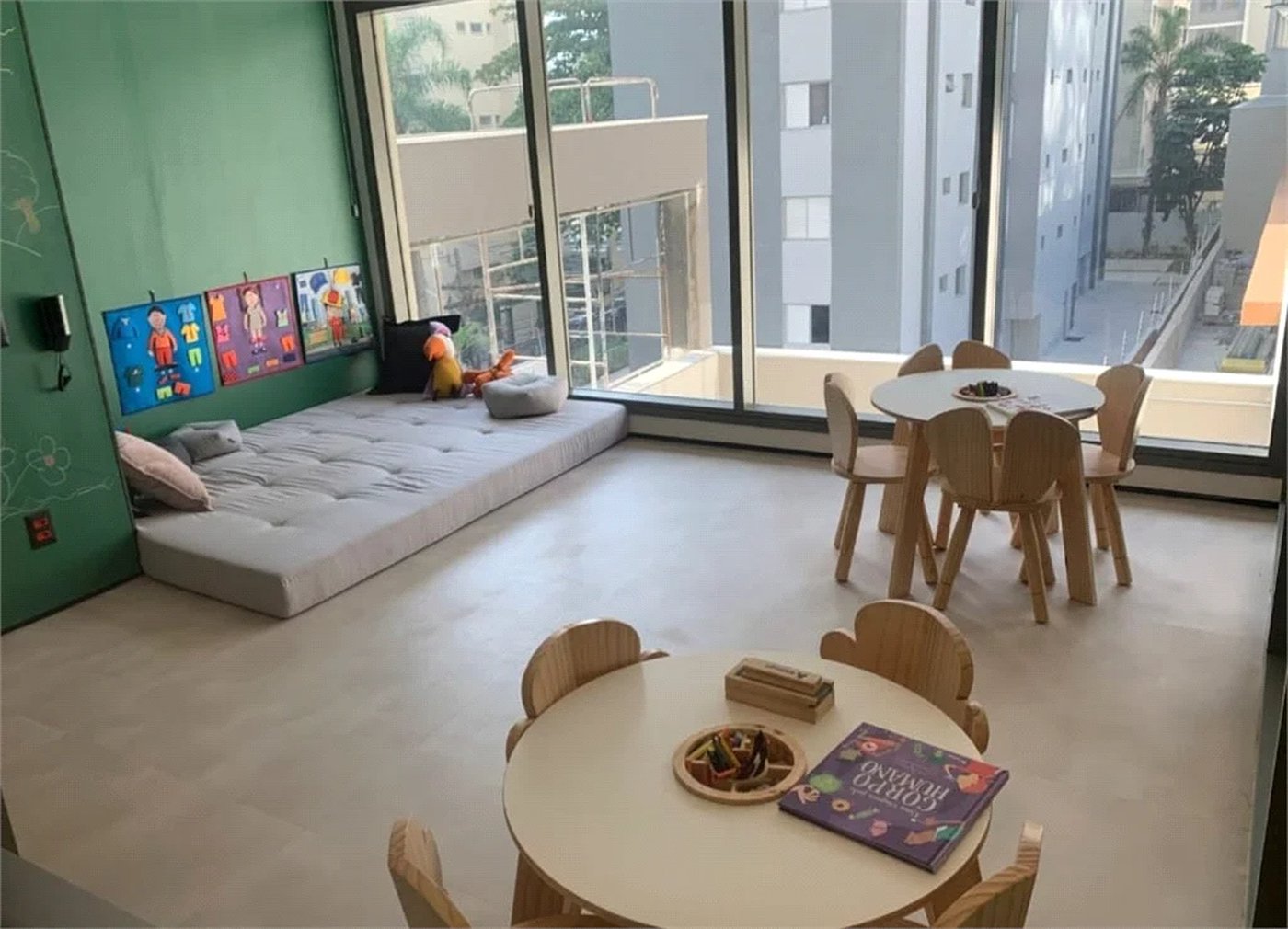 Apartamento à venda com 4 quartos, sendo 2 suítes, em Brooklin Paulista, São Paulo, SP