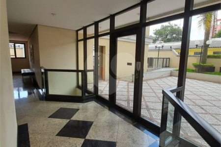 Apartamento à venda com 3 quartos, sendo 1 suíte, em Campo Belo, São Paulo, SP