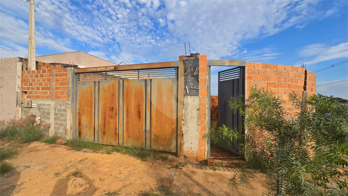 Sobrado à venda com 2 quartos em Cidade Jardim, Araraquara, SP