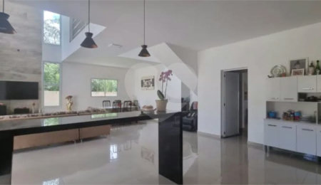 Casa à venda com 3 suítes no condomínio Villa D' Oro, Vinhedo - SP