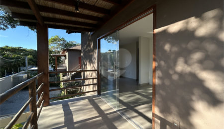 Apartamento à venda com 2 quartos, sendo 1 suíte,  no Centro / Arraial D'ajuda, Porto Seguro, BA