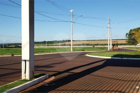 Terreno para venda no Condomínio fechado Recanto do Sabiá