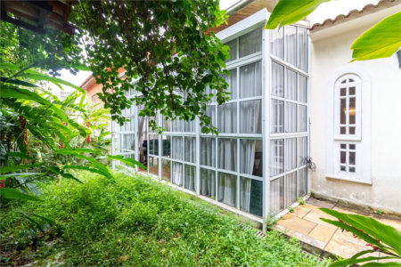 Casa à venda com 4 quartos, sendo 2 suítes, no condomínio Vila das Flores, São Paulo - SP