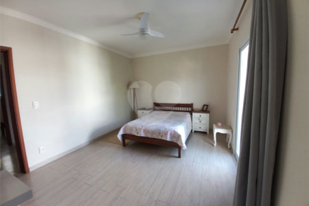 Casa à venda com 3 quartos, sendo 1 suíte, no condomínio São Domingos, Valinhos - SP
