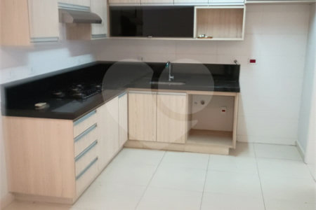 Casa à venda ou para alugar com 3 suítes no condomínio Quinta das Oliveiras, Valinhos - SP