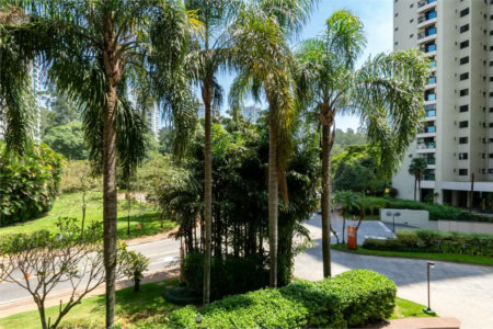 Apartamento à venda com 3 quartos, sendo 1 suíte, em Jardim Morumbi, São Paulo, SP