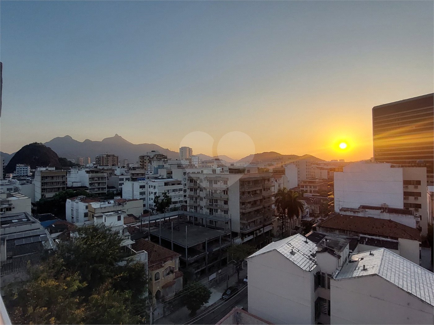 Cobertura à venda com 3 quartos, sendo 2 suítes,  em Maracanã, Rio de Janeiro, RJ