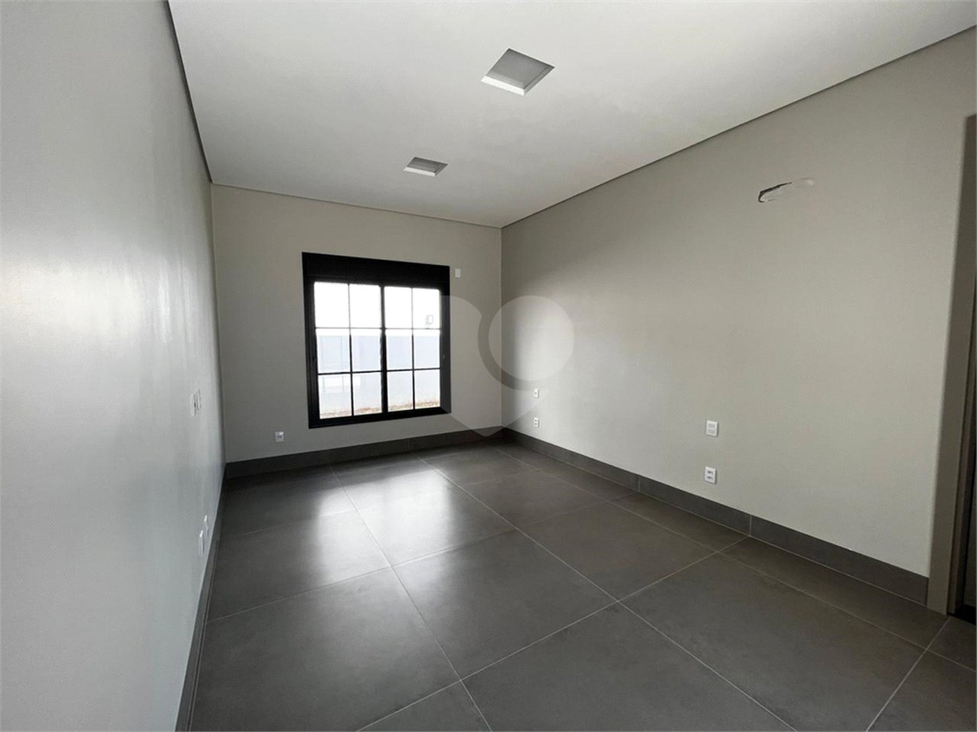 Casa à venda com 4 quartos, sendo 2 suítes,  no condomínio Florais Itália, Cuiabá - MT