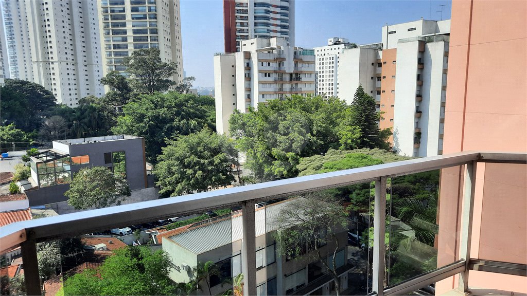 Apartamento à venda com 3 quartos, sendo 1 suíte, em Jardim Marajoara, São Paulo, SP