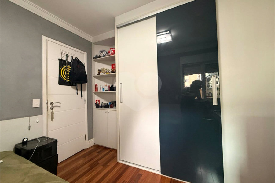 Casa à venda com 4 quartos, sendo 2 suítes, no condomínio Florada da Serra, São Paulo - SP