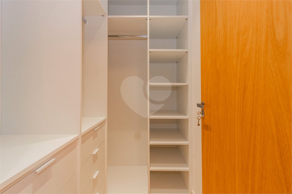 Casa à venda com 4 quartos, sendo 1 suíte, em Jardim Guedala, São Paulo, SP
