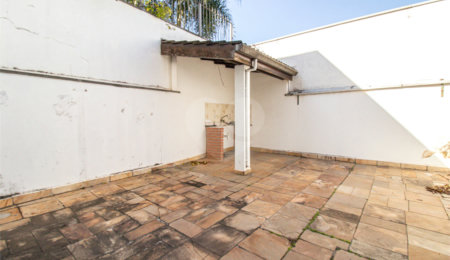 Casa à venda com 5 quartos, sendo 4 suítes, em Jardim Prudência, São Paulo, SP