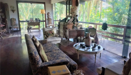 Casa à venda com 3 quartos, sendo 2 suítes,  em Morumbi, São Paulo, SP