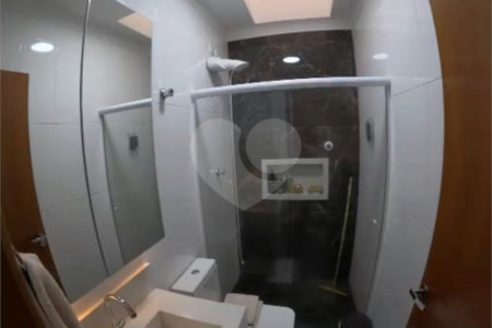 Sobrado à venda com 3 quartos, sendo 1 suíte, em Vila Lúcia, São Paulo, SP