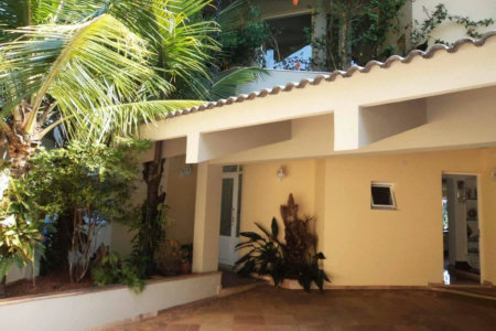 Casa à venda com 5 suítes em Jardim Leonor, São Paulo, SP