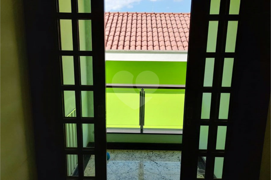Sobrado à venda com 3 suítes em Vila Romero, São Paulo, SP