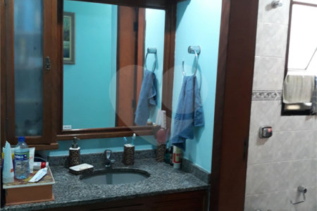 Sobrado à venda com 3 quartos, sendo 1 suíte,  em Jardim Oriental, São Paulo, SP