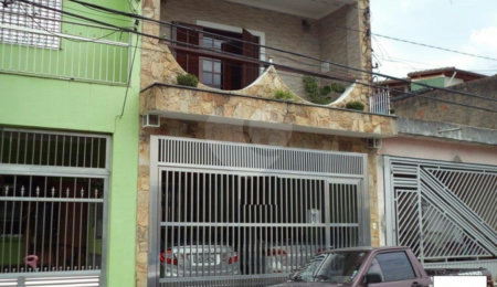 Sobrado à venda com 4 quartos, sendo 1 suíte,  em Parque Edu Chaves, São Paulo, SP