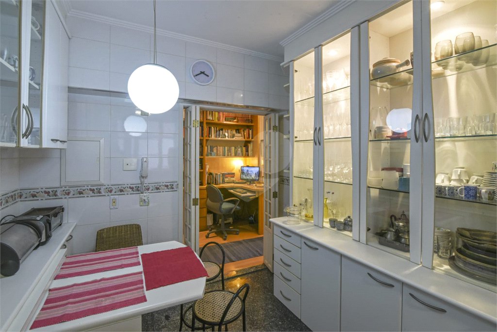 Apartamento à venda com 3 quartos, sendo 1 suíte, em Jardim Paulista, São Paulo, SP