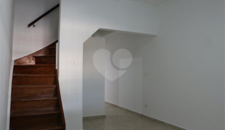 Casa à venda com 2 quartos, sendo 1 suíte,  em Vila Moreira, São Paulo, SP