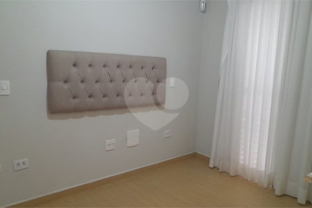 Casa à venda com 2 suítes no condomínio Residencial Matos, São Paulo - SP