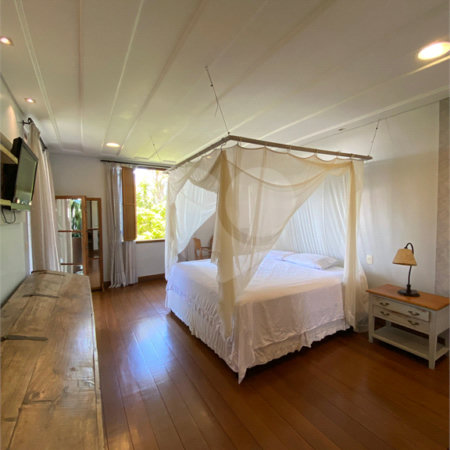 Casa à venda com 4 quartos, sendo 3 suítes, em Campinho, Porto Seguro, BA