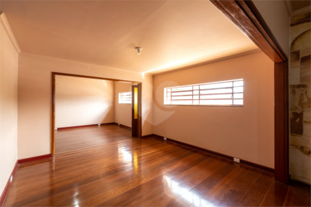 Casa à venda com 4 quartos, sendo 2 suítes, em Perdizes, São Paulo, SP