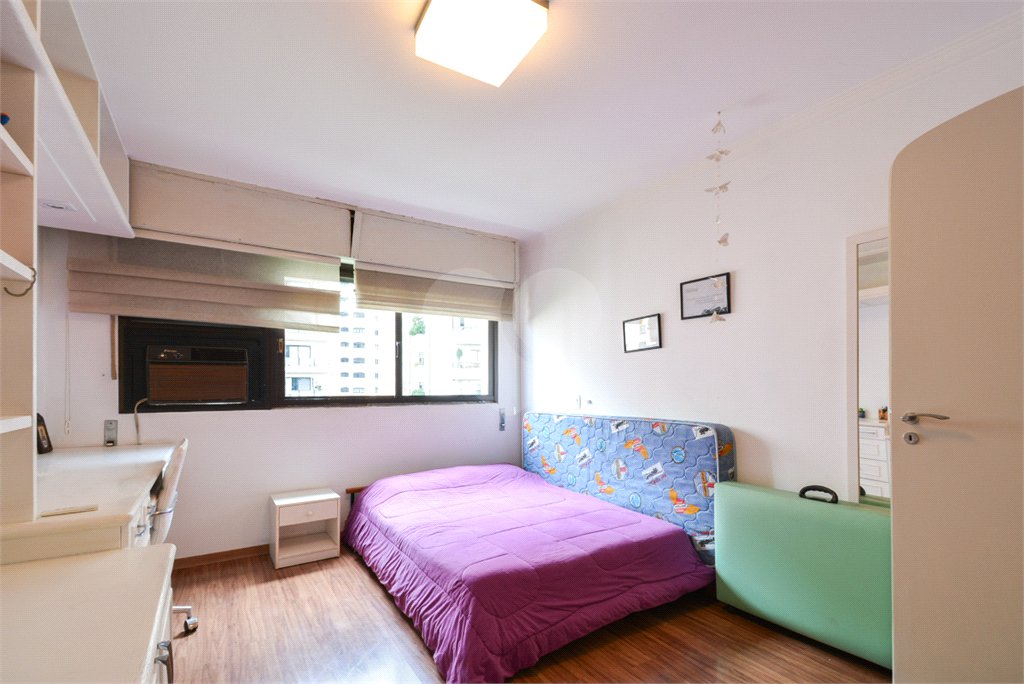 Apartamento à venda com 4 quartos, sendo 3 suítes,  em Jardim Paulista, São Paulo, SP