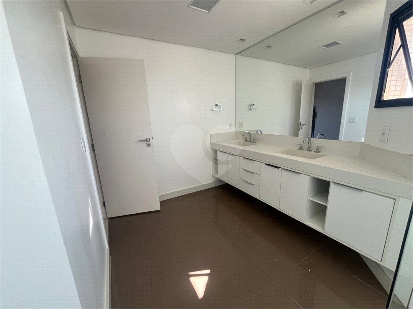 Apartamento à venda com 3 suítes no Centro, Sorocaba, SP