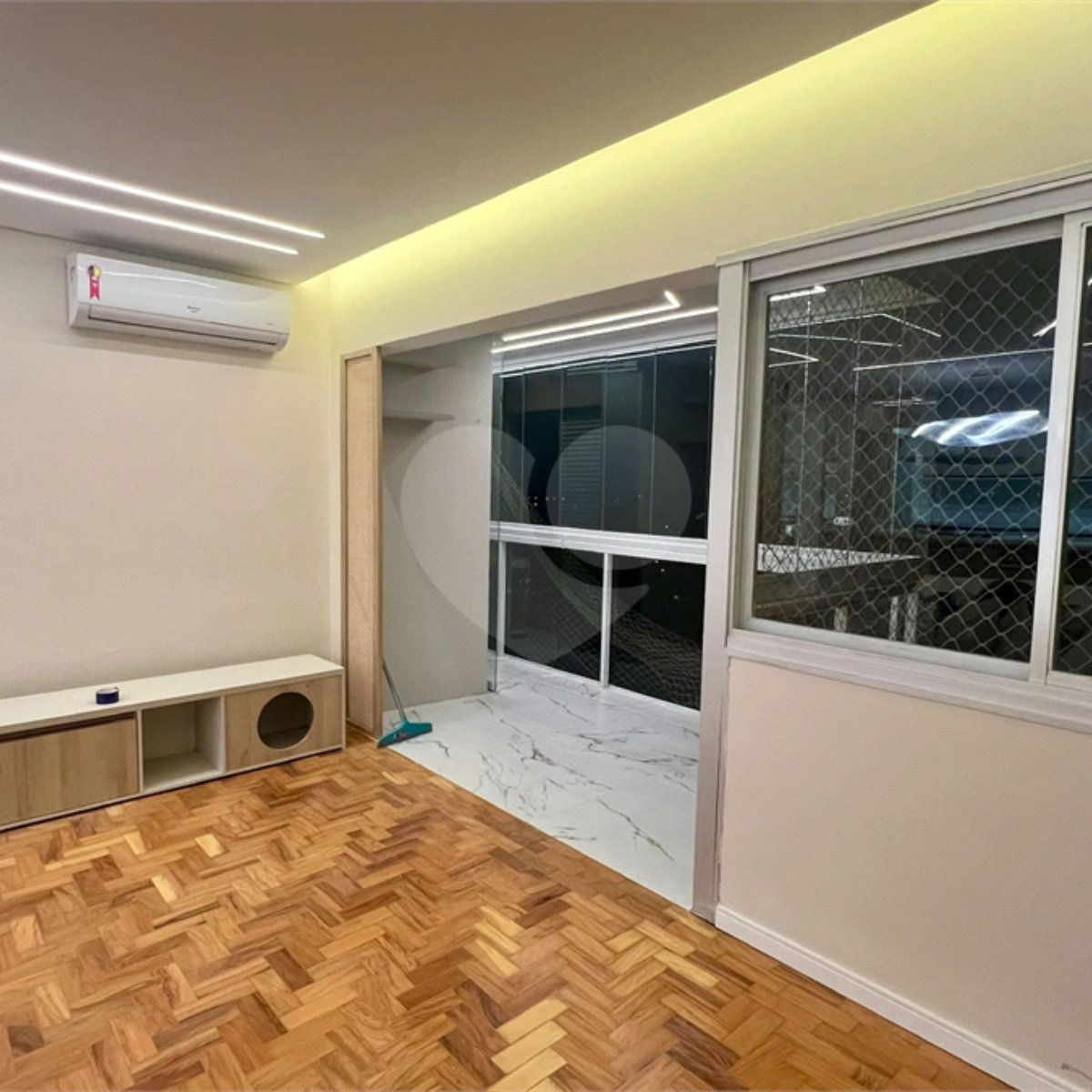 Apartamento à venda com 3 quartos, sendo 1 suíte, em Alto da Boa Vista, São Paulo, SP